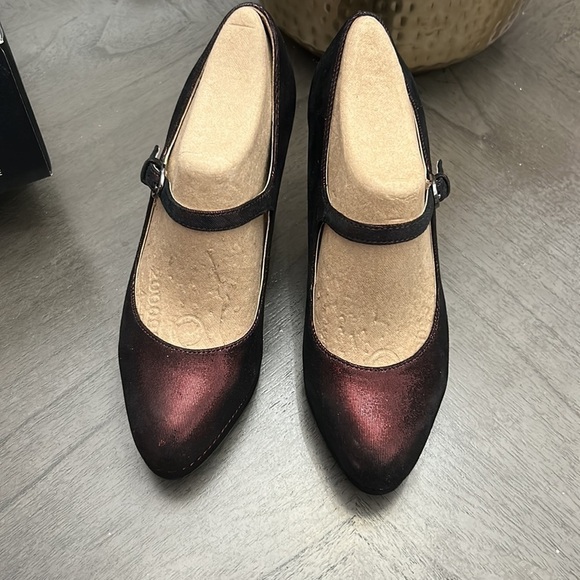 Naturalizer Cabernet Sauvignon Metallic Talissa Leather Pump - Women - Picture 4 of 12